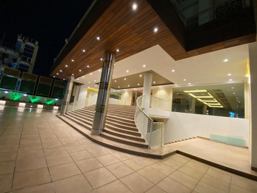 Acco Grand Hotel Lucknow Zewnętrze zdjęcie