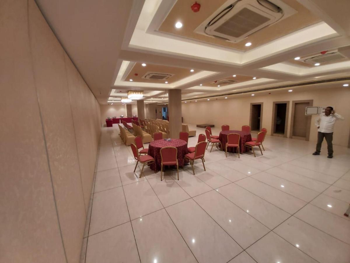 Acco Grand Hotel Lucknow Zewnętrze zdjęcie
